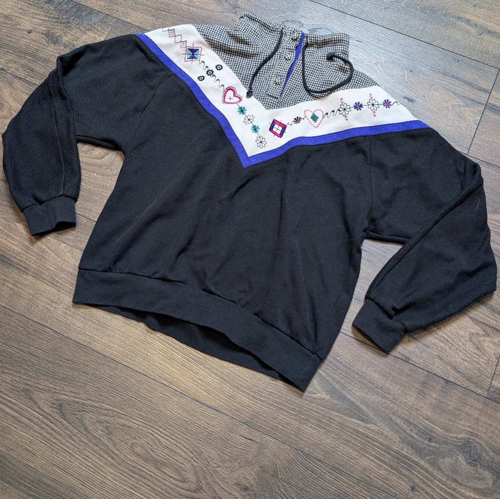 Napa Valley Vintage Houndstooth Black Women's Embroidered Sweatshirt Size Medium